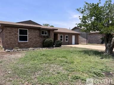 Main picture of 106 S Dewberry Dr