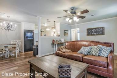 Main picture of 1809 S Austin St