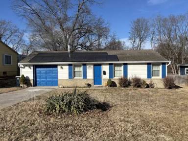Main picture of 218 W 83rd Ter