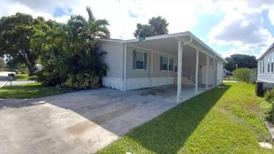 Main picture of 351 Commodore Dr