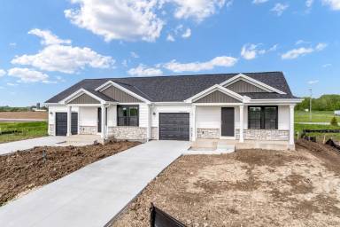 Main picture of W219N16263 Primrose Ct