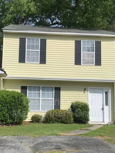 Main picture of 4736 Linfield Ln