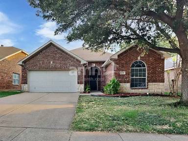 Main picture of 629 Nemitz St