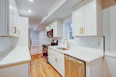 Main picture of 203 S Regester St