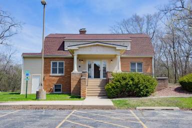 Main picture of 1305 Oswego Rd