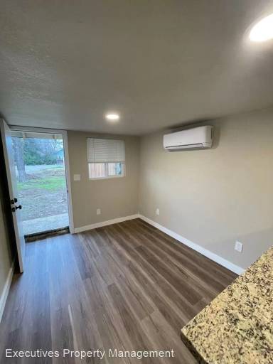 Main picture of 1662 Stretch Rd