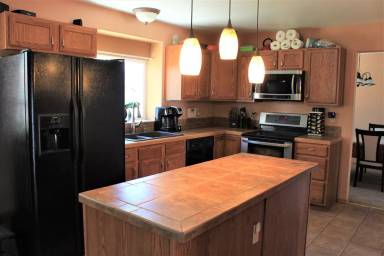 Main picture of 6663 Camino del Rey