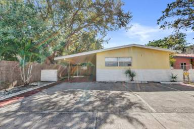 Main picture of 722 SE 15th St