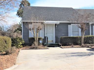 Main picture of 60 Montebello Ln