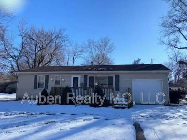 Main picture of 601 NW Gibson Rd