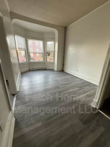 Main picture of 347 S George St