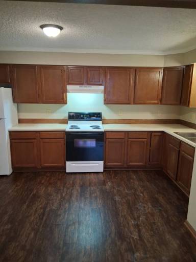 Main picture of 122 E Hunt Ave