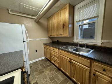 Main picture of 1105 NE 5th Ave