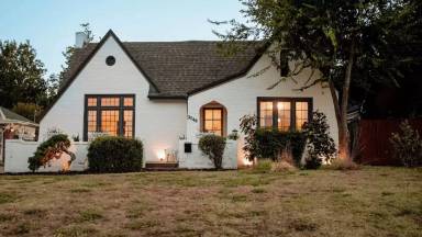 Main picture of 2040 NW 22nd St