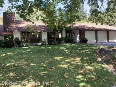 Main picture of 2215 Deer Oak Way