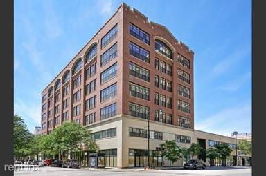 Main picture of 2036 S Michigan Ave