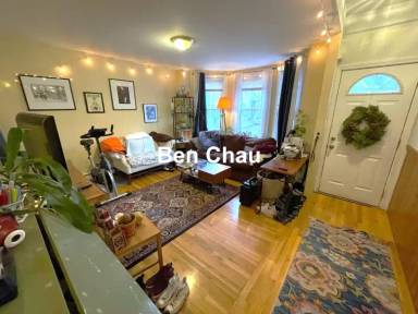 Main picture of 164 Putnam Ave