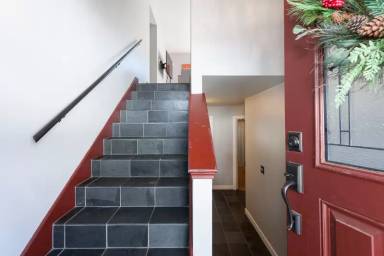 Main picture of 1931 Sun Crest Dr