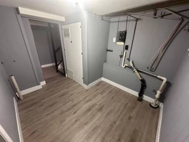 Main picture of 3030 E Mount Vernon St