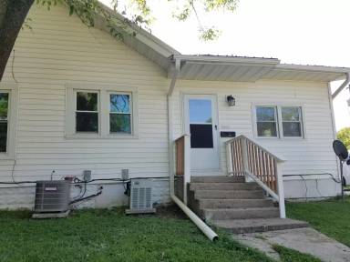 Main picture of 119 W Jackson St