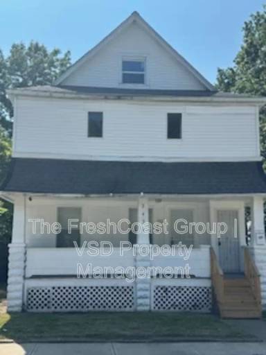 Main picture of 3434 E 105th St