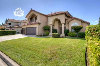 Main picture of 8437 N Recreation Ave