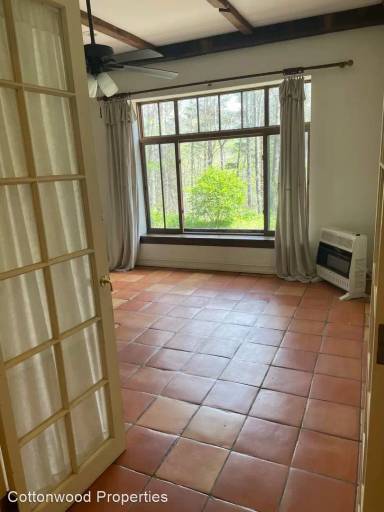 Main picture of 37 Maney Ln