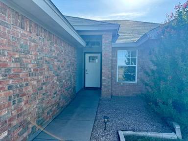 Main picture of 2710 Bishop Rd