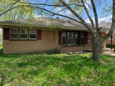 Main picture of 3005 Menominee Ave