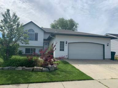 Main picture of 855 N Cimmaron St