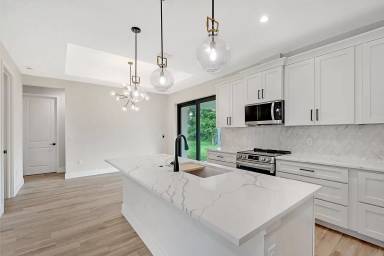 Main picture of 4476 Skyway Ave