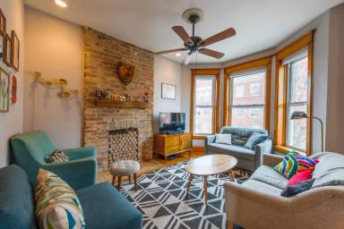 Main picture of 3115 W Belden Ave