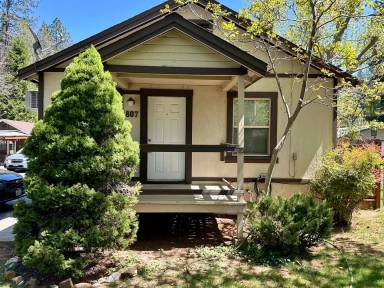 Main picture of 821 Zion St