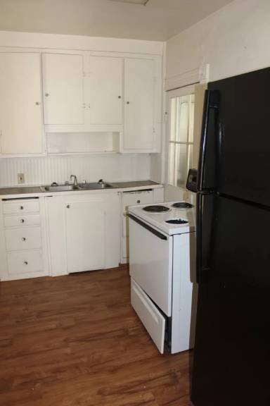 Main picture of 623 S Jefferson St
