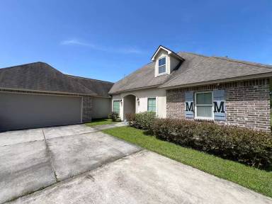 Main picture of 18063 River Landing Dr