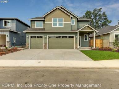 Main picture of 207 NE Regan Hill Loop