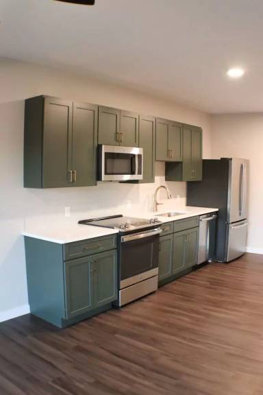 Main picture of 400 N Main St