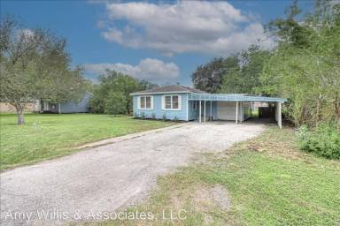 Main picture of 11301 Blades St