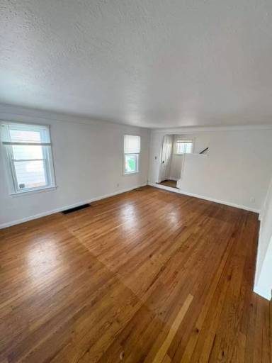 Main picture of 12912 Thraves Ave