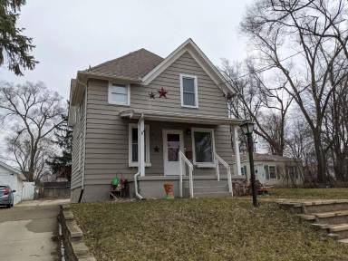 Main picture of 205 S Adams St