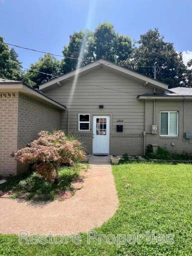 Main picture of 5501 S Newport Ave