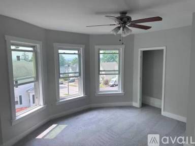 Main picture of 632 Hall St