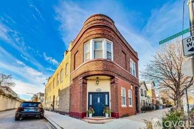 Main picture of 1800 N Honore St