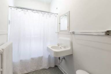 Main picture of 3400 Harriet Ave