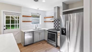 Main picture of 220 Alello Dr