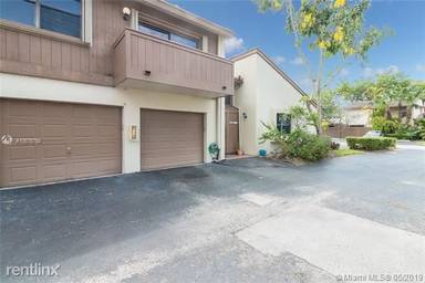 Main picture of GREENGLADES CONDO 18