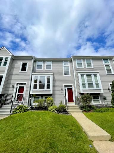 Main picture of 7815 Old Hollow Ln