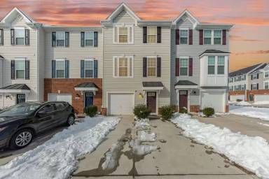 Main picture of 402 Streamview Dr