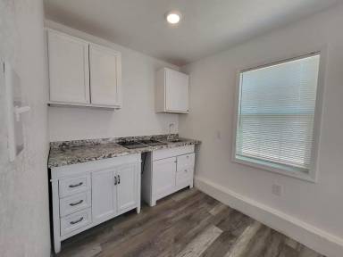 Main picture of 82 N Louisiana St