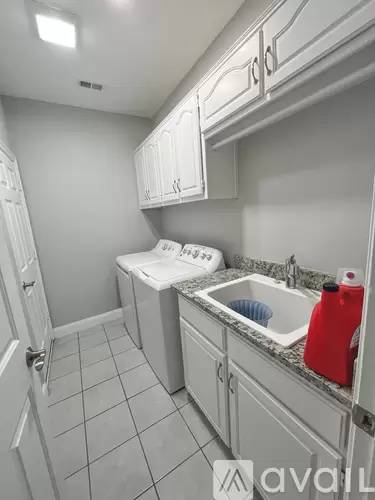 Main picture of 4517 Belvedere Dr